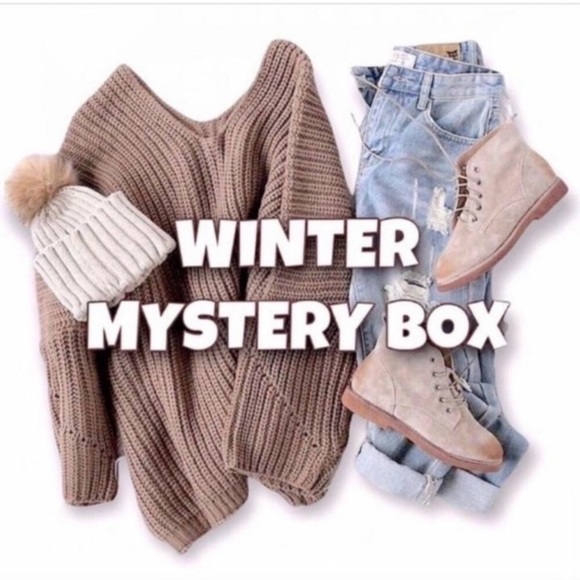 5 pieces lot WINTER MYSTERY WOMEN CLOTHING BOX pcs - Picture 2 of 11